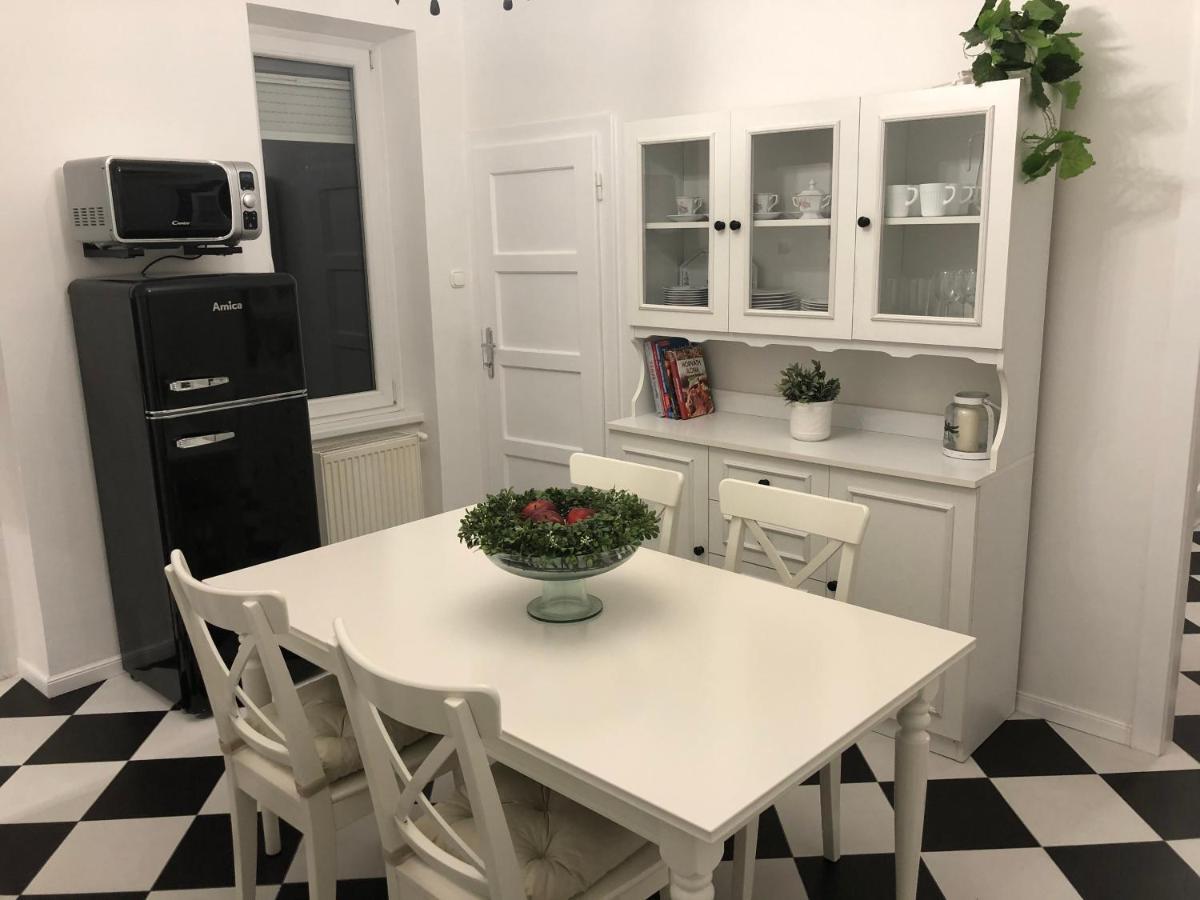 Margareta Apartman Pecs Exterior photo